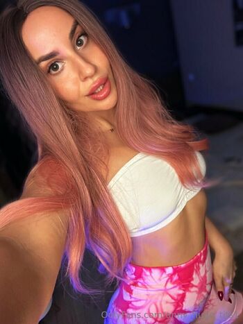 anny_huge_tits1