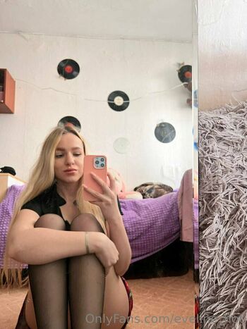 eveline_hot