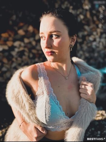 Lara-Love