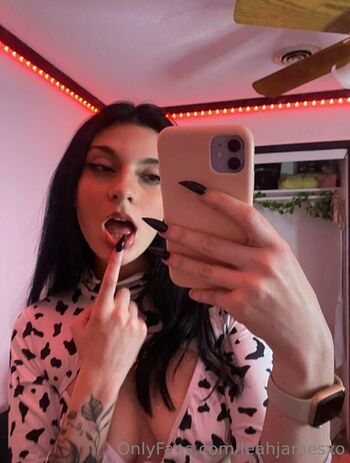leahjamesxo