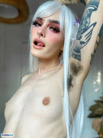 littlehollybeth