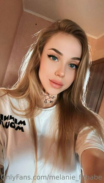 melanie_fitbabe