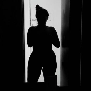 Miabellydancerofficial
