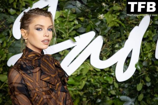 Stella Maxwell