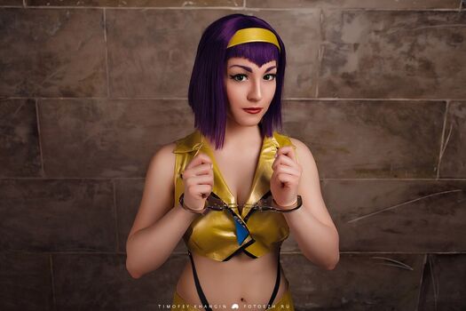 Zoe Volf Cosplay